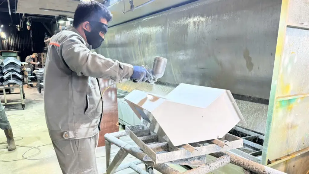 Quá trình Farmila thi công sơn chống ăn mòn luôn có sự hỗ trợ của giám sát Sơn Hải Vân